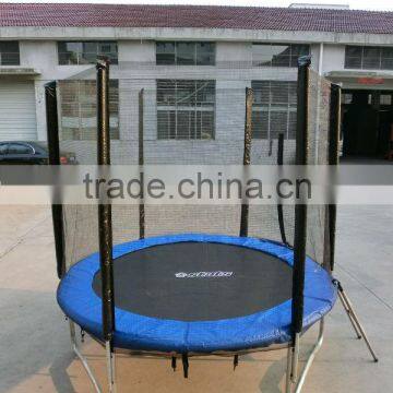 TRAMPOLINE WITH ECLOSURE