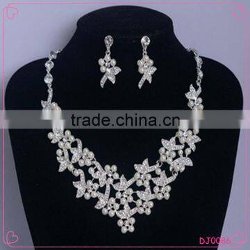 Wedding Pearl Rhinestone Jewelry Set Bridal Necklace and Earring Set