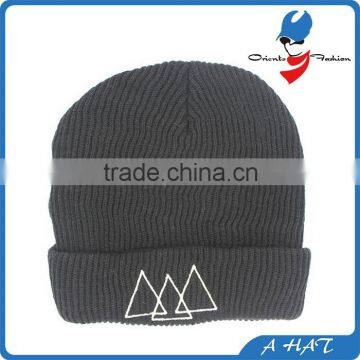 plain embroidery knit beanie