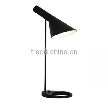 2015 fashional style eye protection sensor adjustable led desk lamp table lamp metal