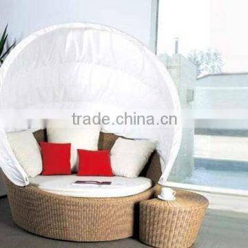 Outdoor wicker 2pcs rattan sun bed with sunshade