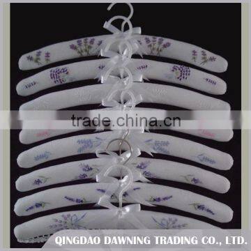 China Market Wholesale Coat Hangers