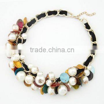 European and American Fashion Square Metal Jewelry Luxurious Pearls Fabric Shell Necklace for Ladies