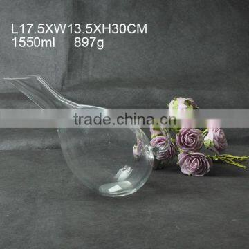 Exquisite round glass decanter with handle