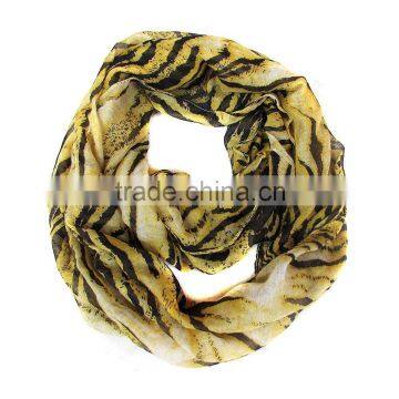 Maroon Color Hot Selling Tiger Stripe Printing Circle Stripe Scarf photo-2