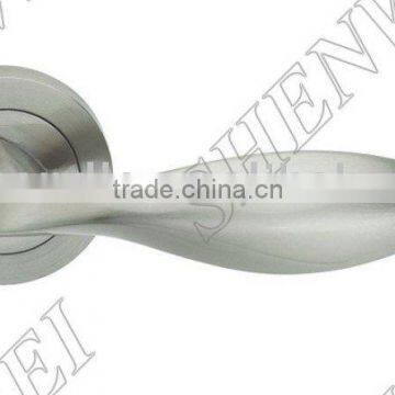 AL-6371 SN Aluminium Door Handle on Rose