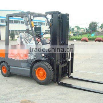 Shanghai GP 2.5ton diesel forklift