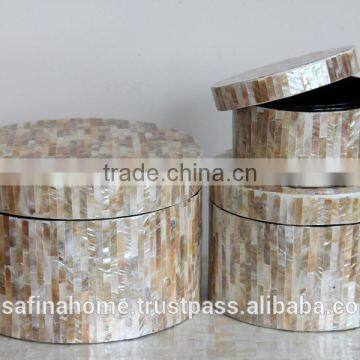 Set of 3 round mother of pearl boxes