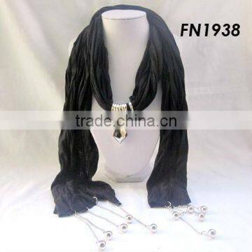 Fashionable necklace jewelry scarf with pendant