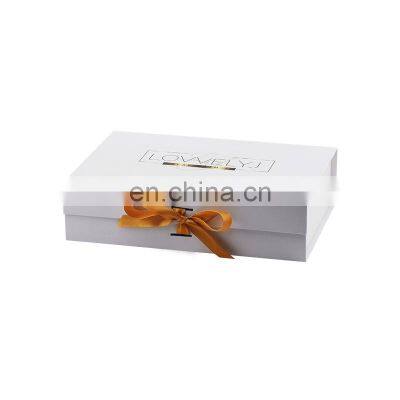 Customized printing white magnetic paper folding gift box with ribbon