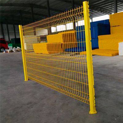 Suministro de fábrica de panel de malla de alambre soldado de metal de acero galvanizado doblado en 3D / Valla curva en 3D