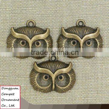 Wholesale delicate hansome zinc alloy owls head pendant