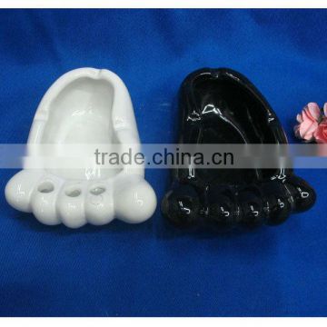 Novelty gifts decorative foot shaped black and white ceramic ashtray