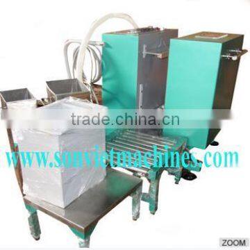 Automatic vacuum packaging machine