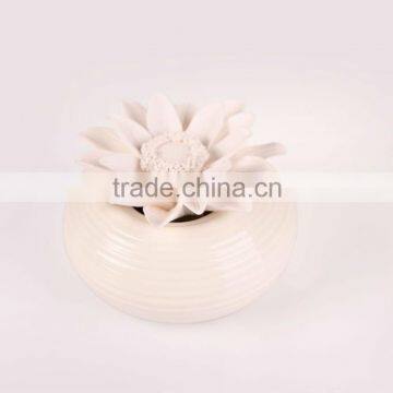 Clay flower Fragrance diffuser with aroma ceramic vase and plaster flower for promotion                        
                                                Quality Choice