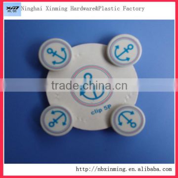 2014 hot sell small plastic spring clip and Popular with the students