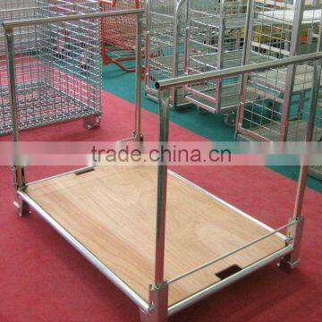 Foldable stackable rack with wooden base