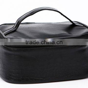 Store More Unisex Simple Leather Top Open Travel Cosmetic Kit photo-2