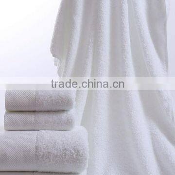 100% Cotton Embossed Logo 16s Super Soft Hotel White Face Towel