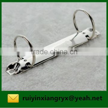 Metal clip for ring binder