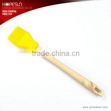 Popular food grade yellow silicone pastry brush with wooden handle                        
                                                Quality Choice