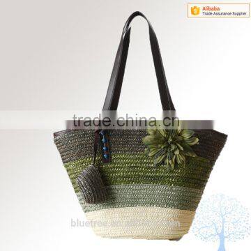 Elegant Wheat straw handbag with flower in front