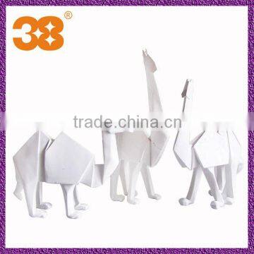 red three camels fashionable resinous Chinese sculptures China 2013 for jewelry making wholesale indoor animal sculpture