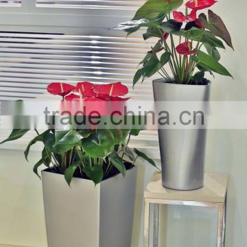 Made in china Round baking finish self-watering planters