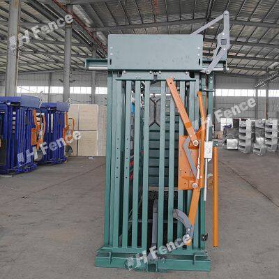 Wholesale High Quality Galvanized Heavy Duty Squeeze Chute Cattle Crush Weighing photo-5