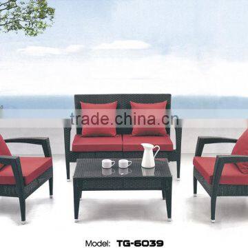 Muebles Best Selling Garden Furniture PE Rattan Garden Treasures Sofa with Table Antique Leisure Furniture