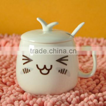 Custom ceramic coffee mug with cover