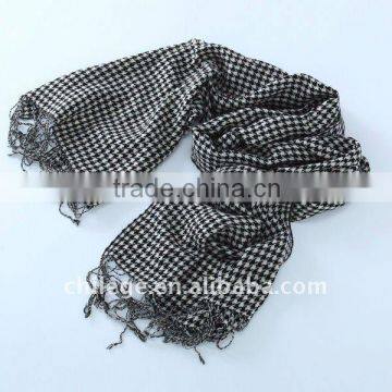 wool scarf with fringe