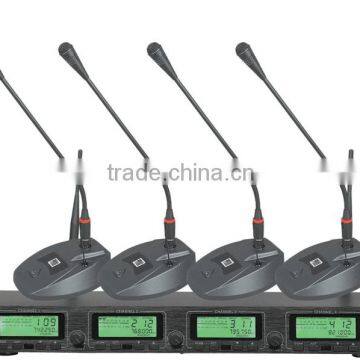 High Quality 4 Channel Receiver, UHF Wireless Professional Microphone For 300 Meters Long