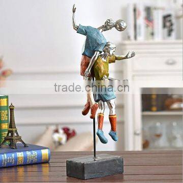 New Design Resin Football Player Desk Decoration Accessory photo-3