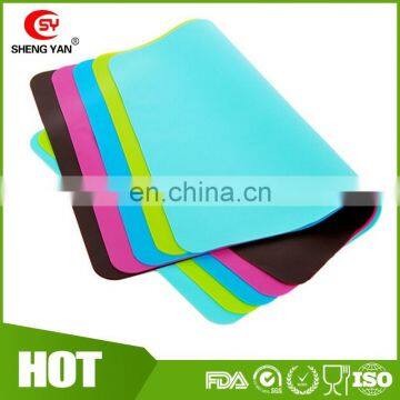 FDA Standard Size 40*30cm Safe Durable Silicone Dining Table Mat photo-3