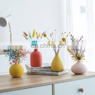 Fashionable Colorful Small Aromatherapy Bottles Matte Delicate Ceramic Decorative Flower Small Vase