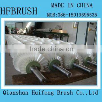 Large roller brush for polishing