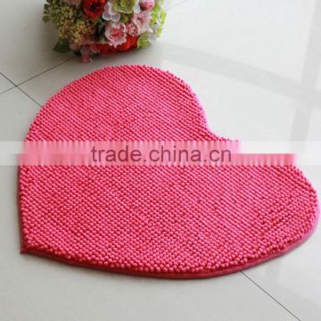 heart shaped short pile floor mat with anti slip base