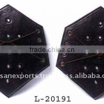 Exporter of Leather elbow armor/ leather hand set