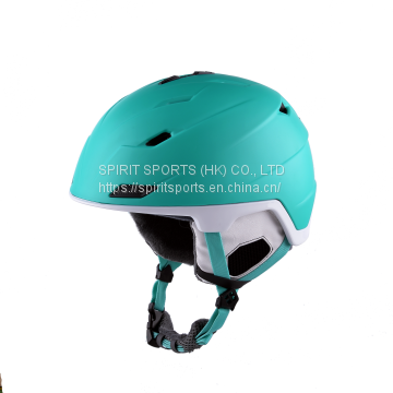 Ski helmet