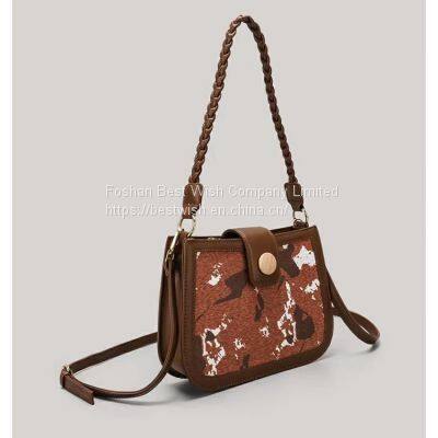 Autumn and winter new tide advanced sense of light luxury niche design women cross-body bag