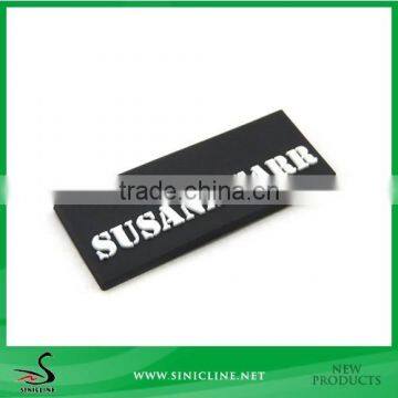 Sinicline Competitive Price Rubber Label with Logo Embossed