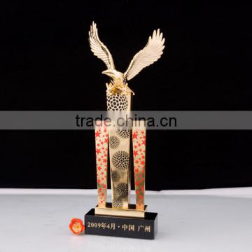 2014 New Style Metal Flying Eagle Trophy