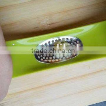 Promotional Kitchen Tool Garlic Press/ Garlic Crusher/ Garlic Rocker photo-3