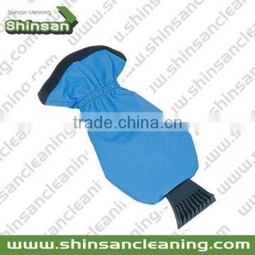 2017 hot selling Waterproof Ice Scraper Mitt/snowbrush ice scraper mitts/car ice scrapers with glove