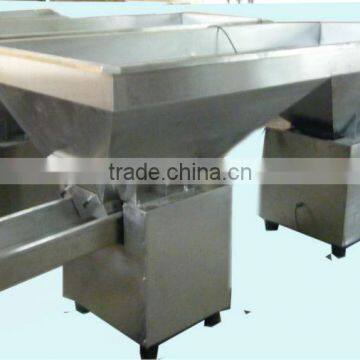 Big Feeding Hopper Vibratory Feeder in Bucket Elevator System