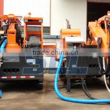 Wet concrete feeding spraying truck