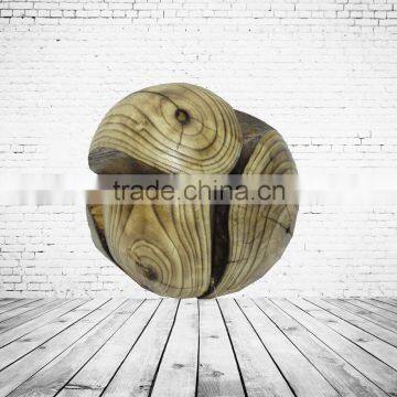 Small Wood Craft of Ball Shaped