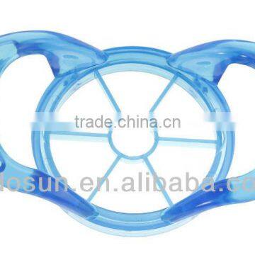 Plastic apple cutter