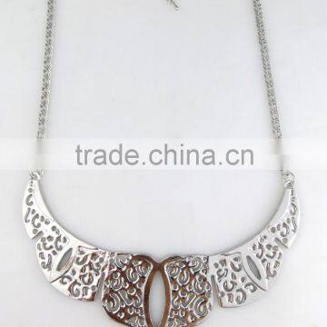 Fashion artistic hollow out wings shape metal alloy necklace